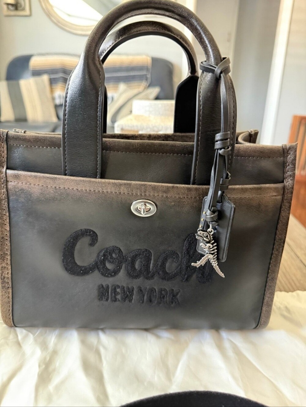 Coach New York Cargo Tote 26 Black Loved Leather